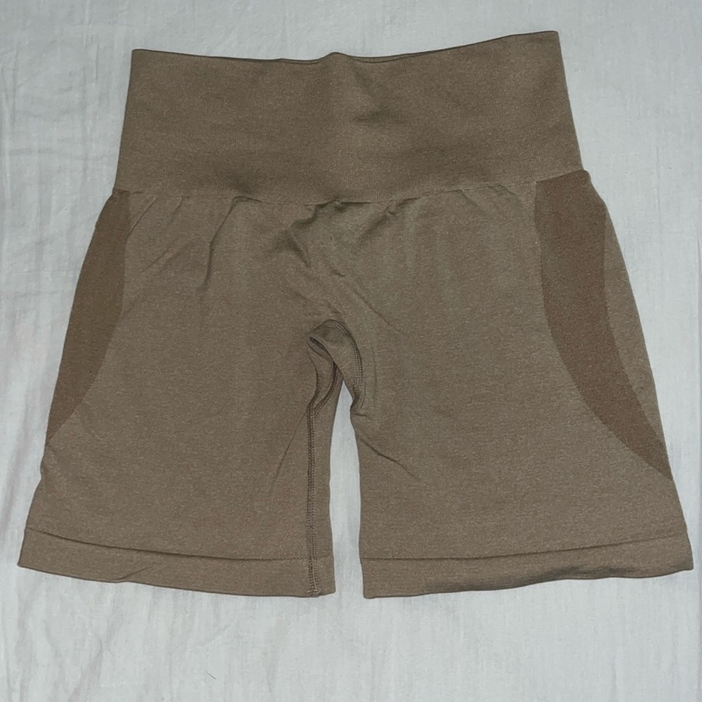NVGTN Beige Contour Seamless Shorts